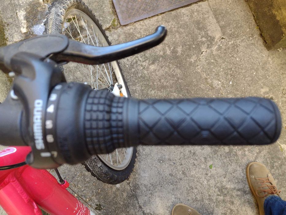 Bicicleta com velocidades no punho
