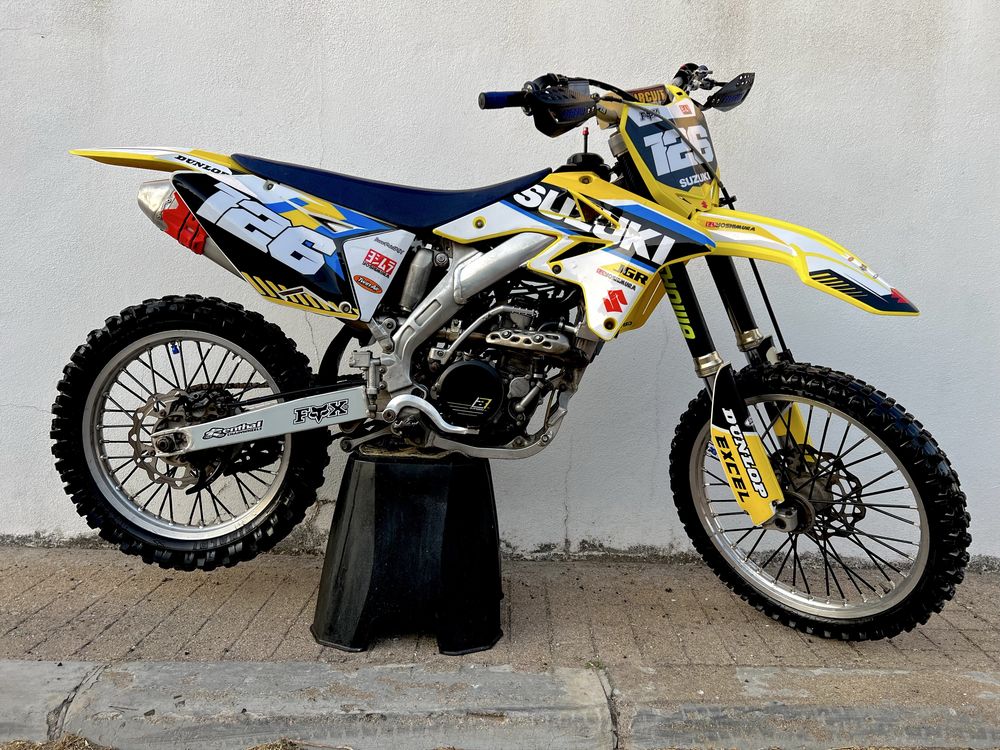 Suzuki Rmz 250 ——————- nao matriculada