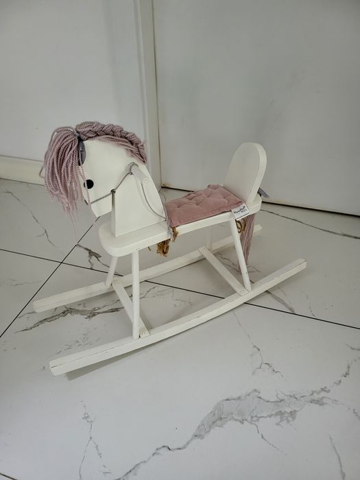 Koń na biegunach drewniany Mamamiakids