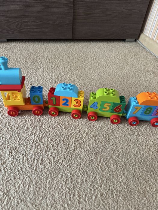 Лего Дупло потяг з цифрами