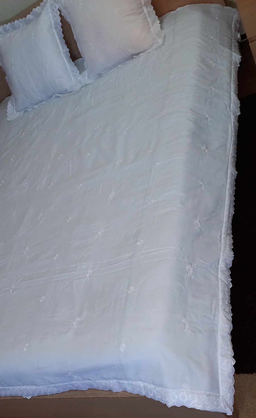 Colcha cama casal acolchoada e c/ 2 almofadas