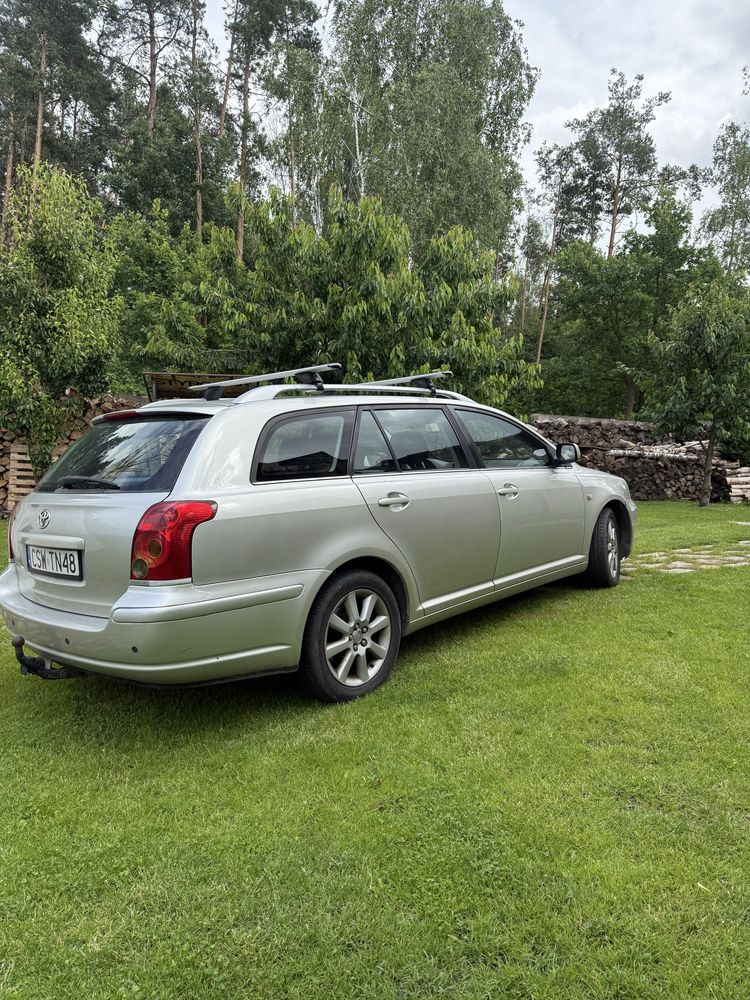 Toyota Avensis 1.8 benzyna – zadbana, sprawna, gotowa do jazdy!