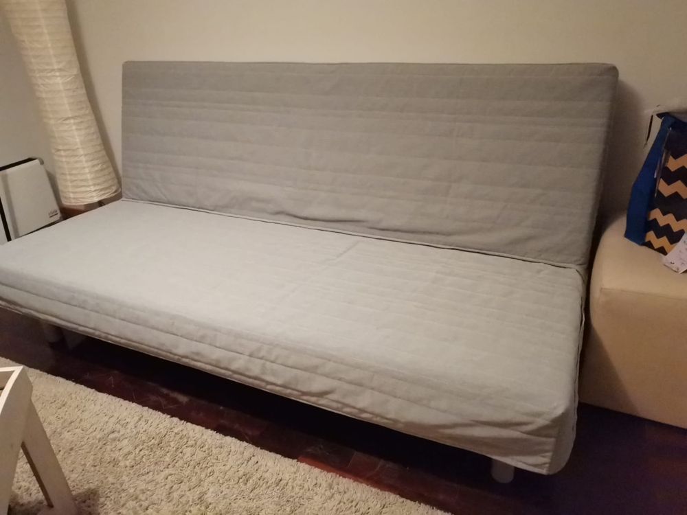 Sofá Cama com Gavetão Ikea