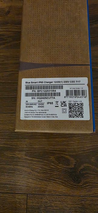 Ładowarka Victron Blue Smart IP65 12V/25A z Bluetooth + Etui