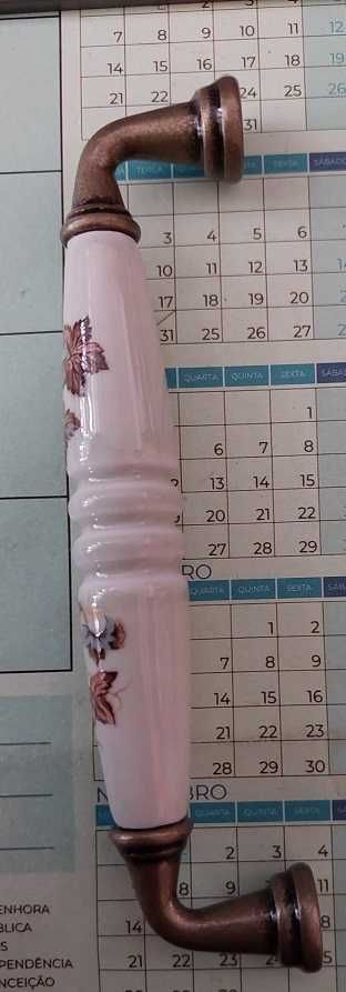 Puxadores para moveis, em Bronze e Porcelana