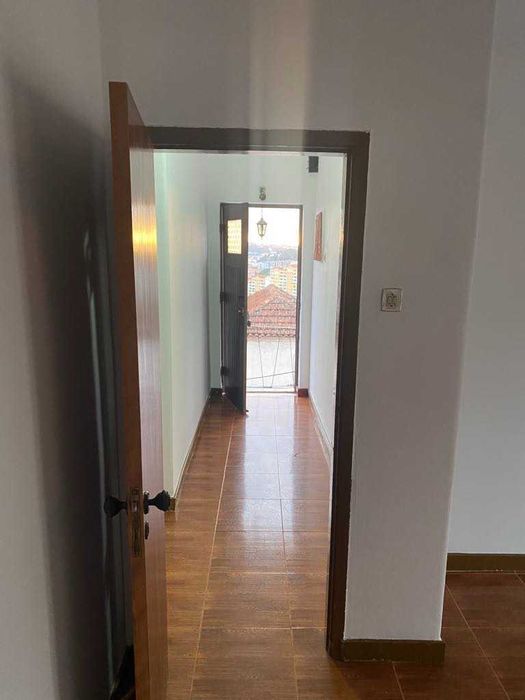 Arrendo T2 Junto à Av Elísio de Moura