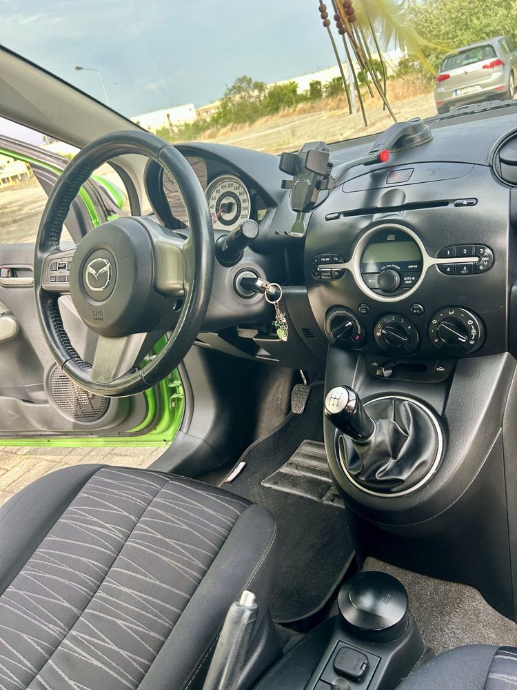 Mazda 2 ano 2010