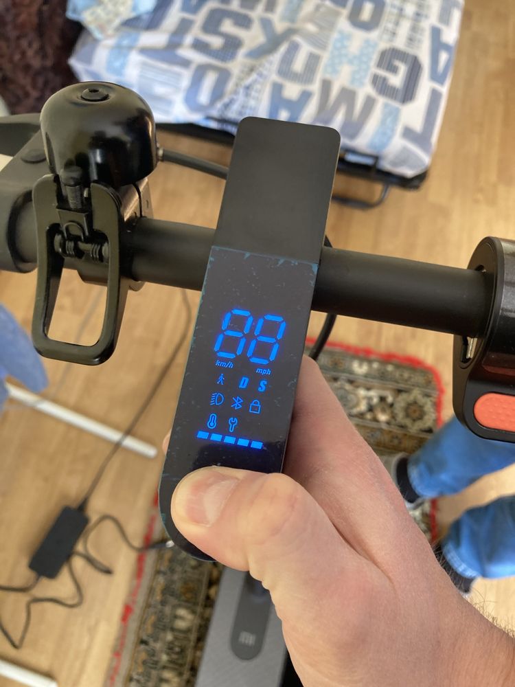 Електросамокат Xiaomi Mi Electric Scooter Essential сяомі