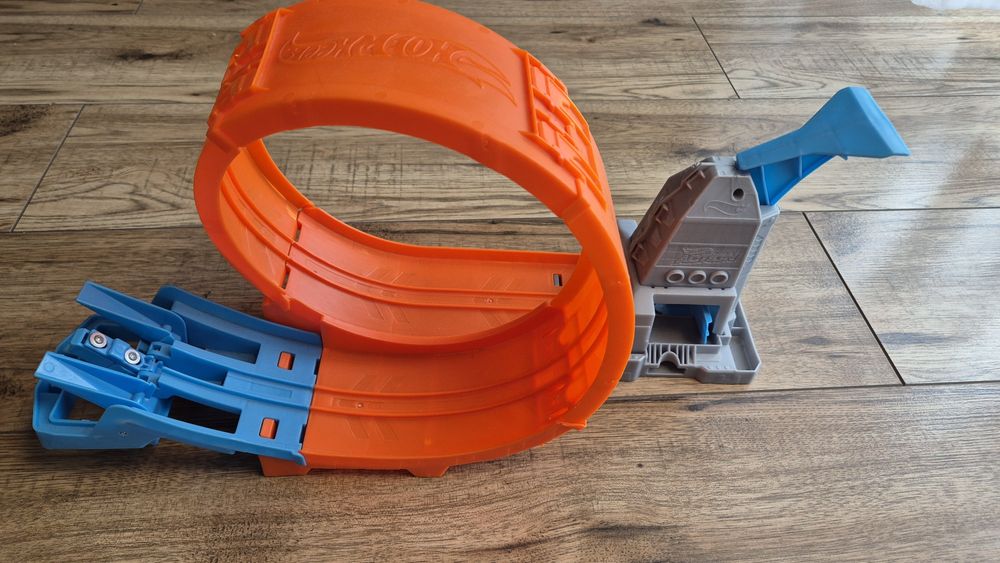 Hotwheels tor super stan