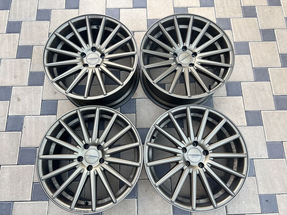 Оригинальные разноширокие диски Vossen VFS-2 R19 5x114.3