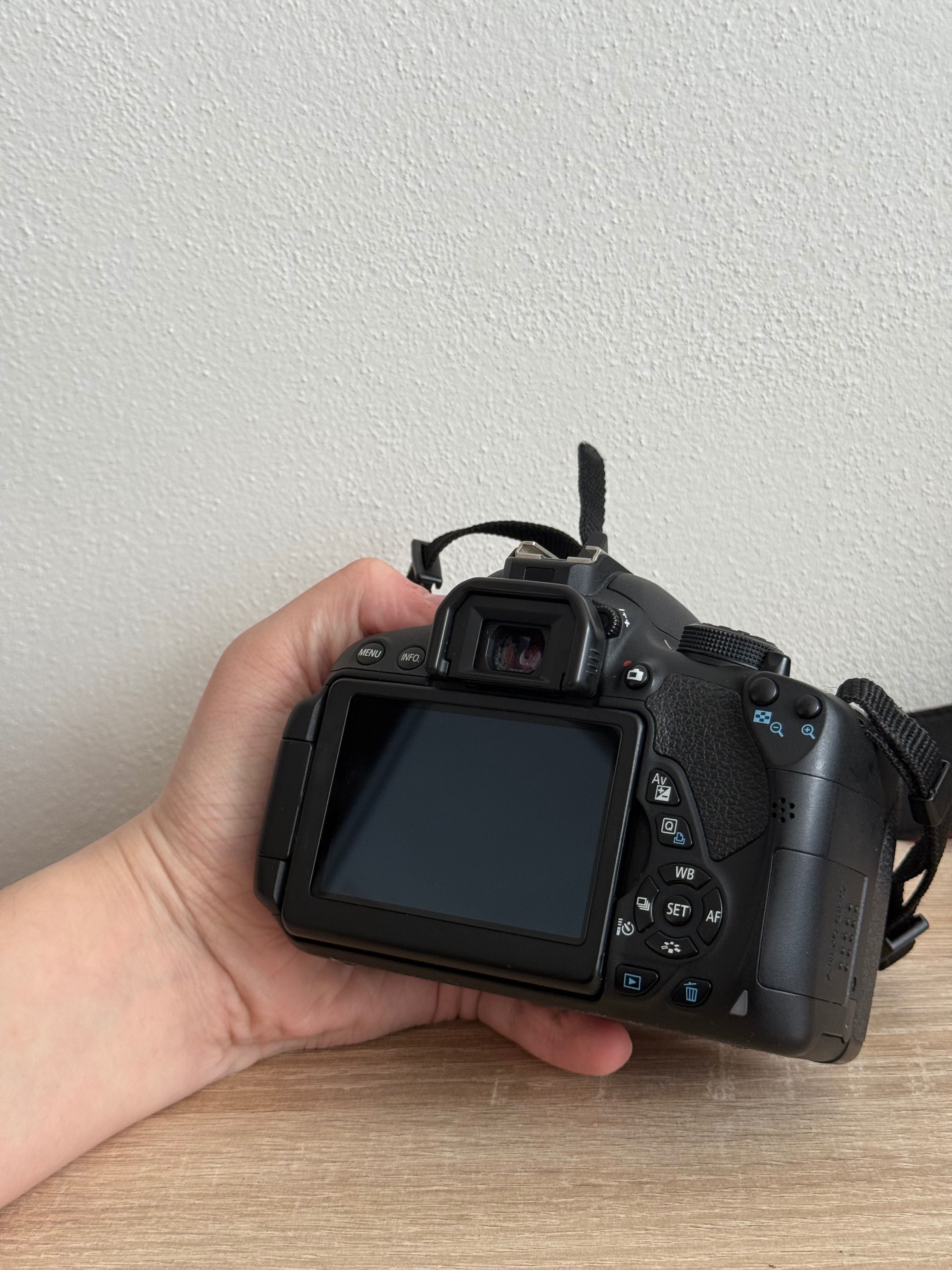 CANON 700D+ Canon EF 18-55mm