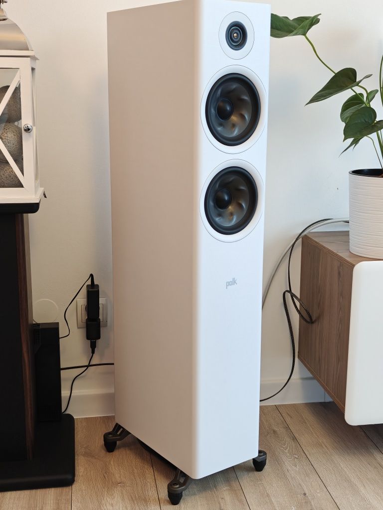 Naim Uniti Atom + Polk Audio Reserve R600