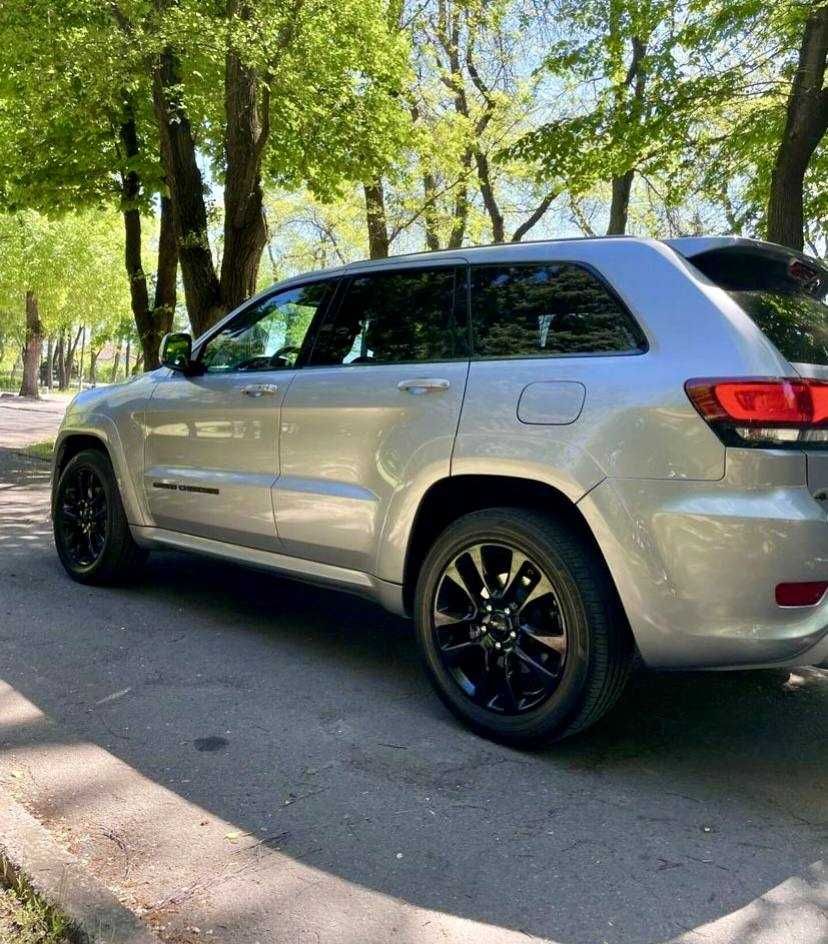 Обвіс SRT-8 на Jeep Grand Cherokee 01.2017 - 06.2021 PCR7701SRT