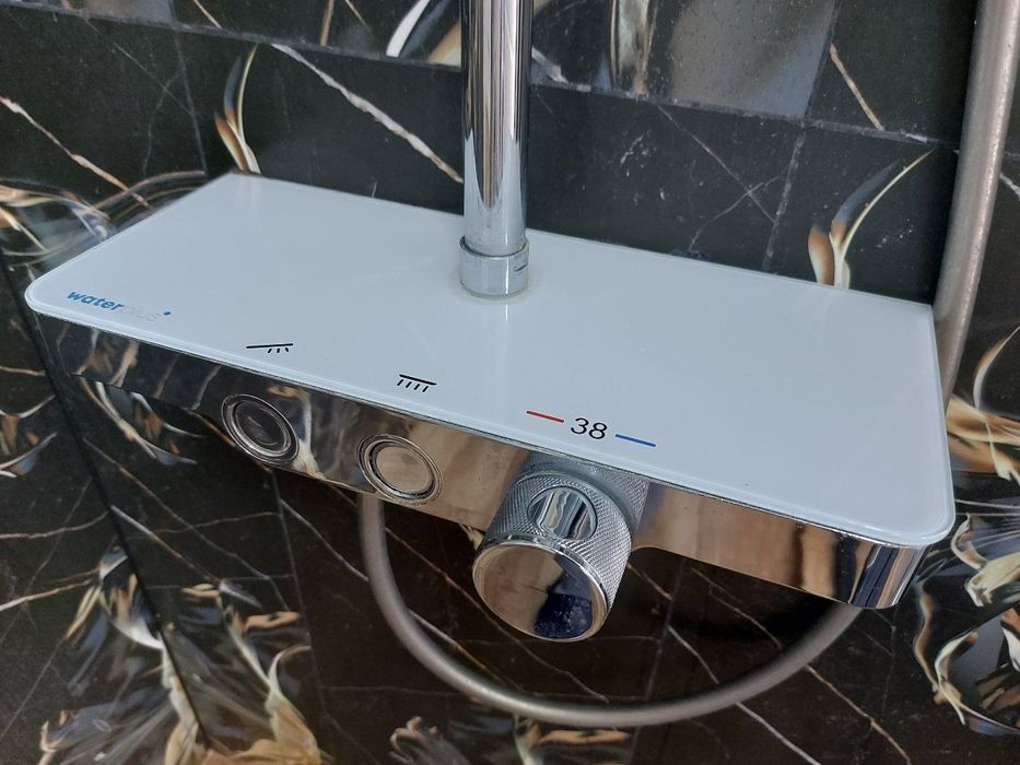 Душова система з термостатом Devit