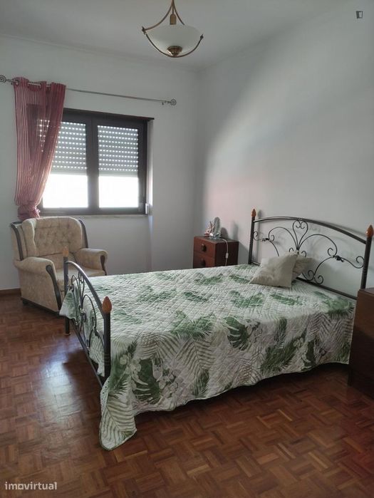 Quarto - localizado em Setubal