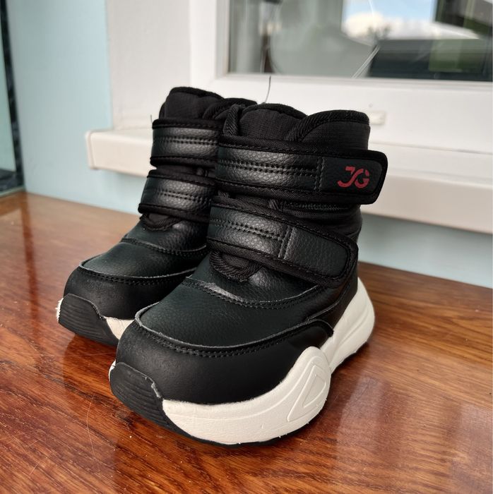 Зимові черевики, чоботи