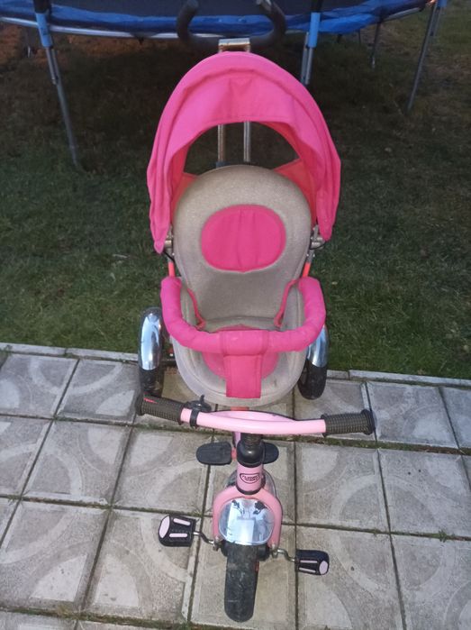 Велосипед-коляска для малої дитини.