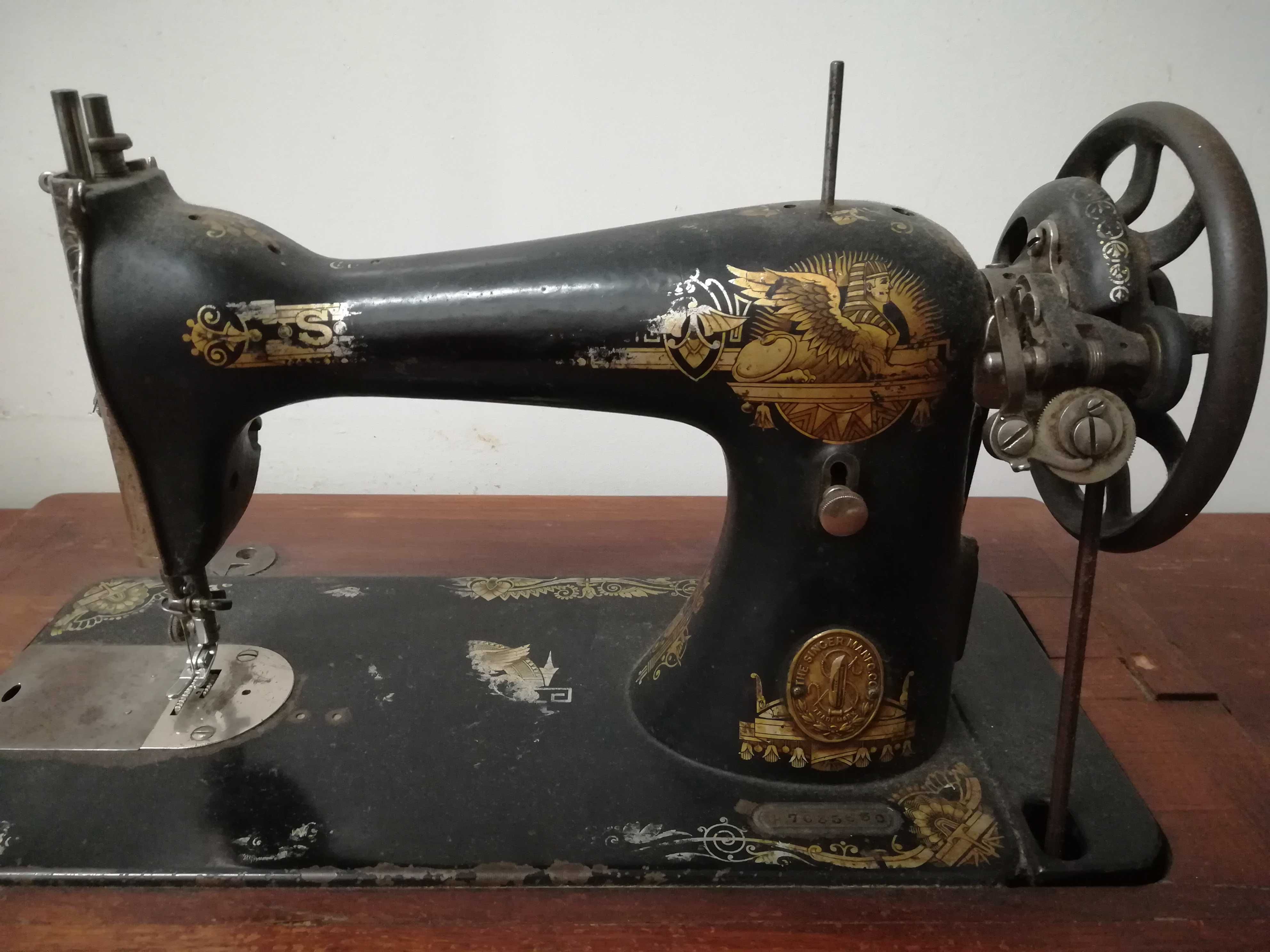 Antiguidade_Máquina de costura Singer - gavetas e arrumação (de 1910)