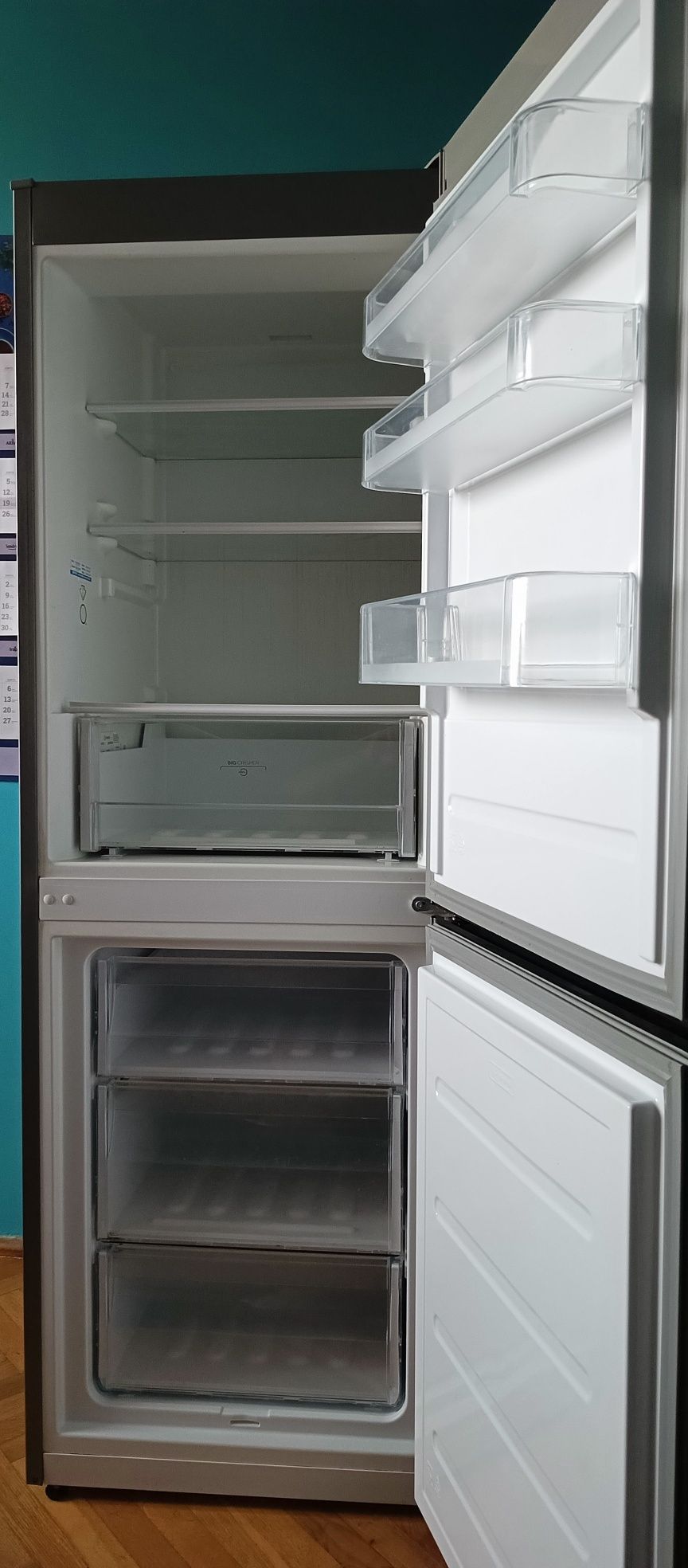 Lodówka Indesit srebrna