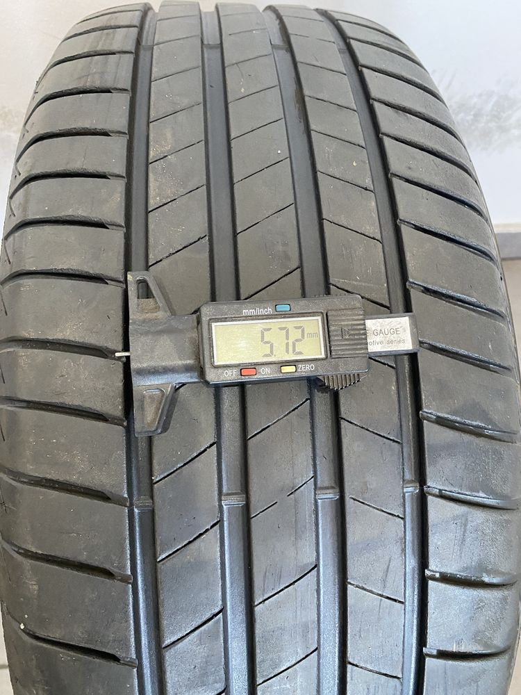 235/55 R17 Bridgestone Turanza T005
