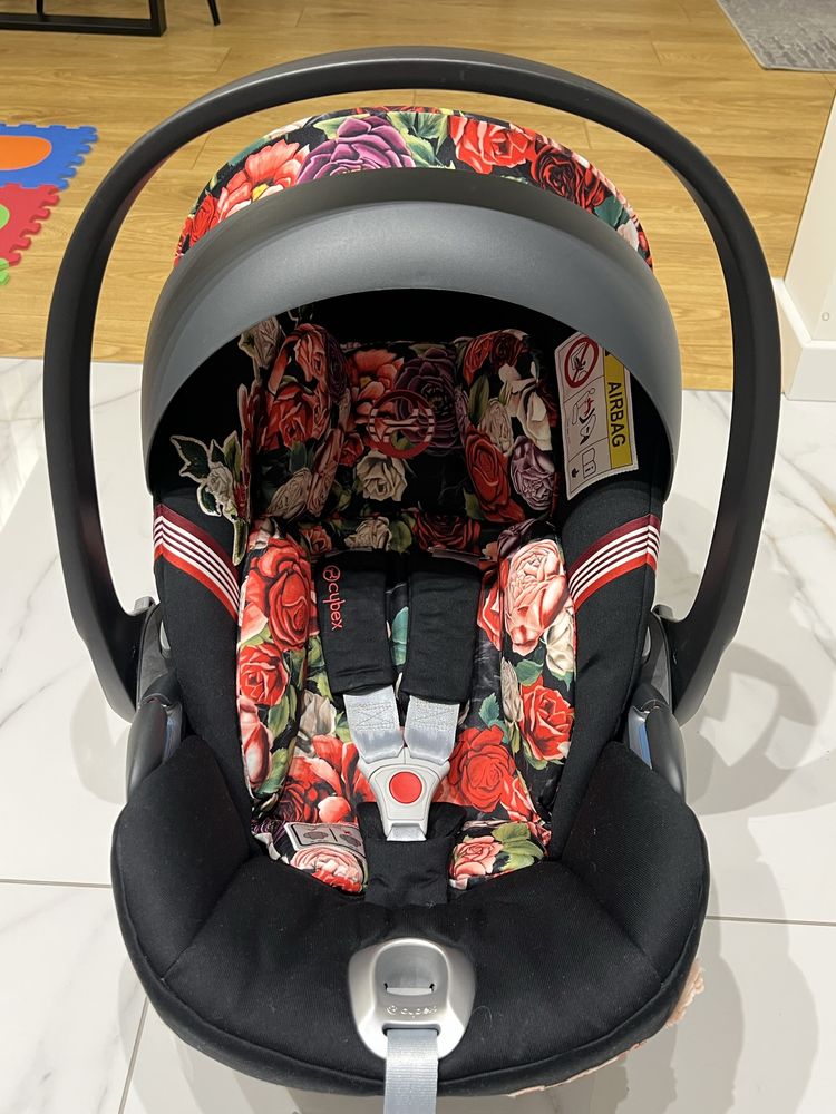 Cybex Cloud Z i-size - Spring Blossom Dark. Nosidełko dziecięce