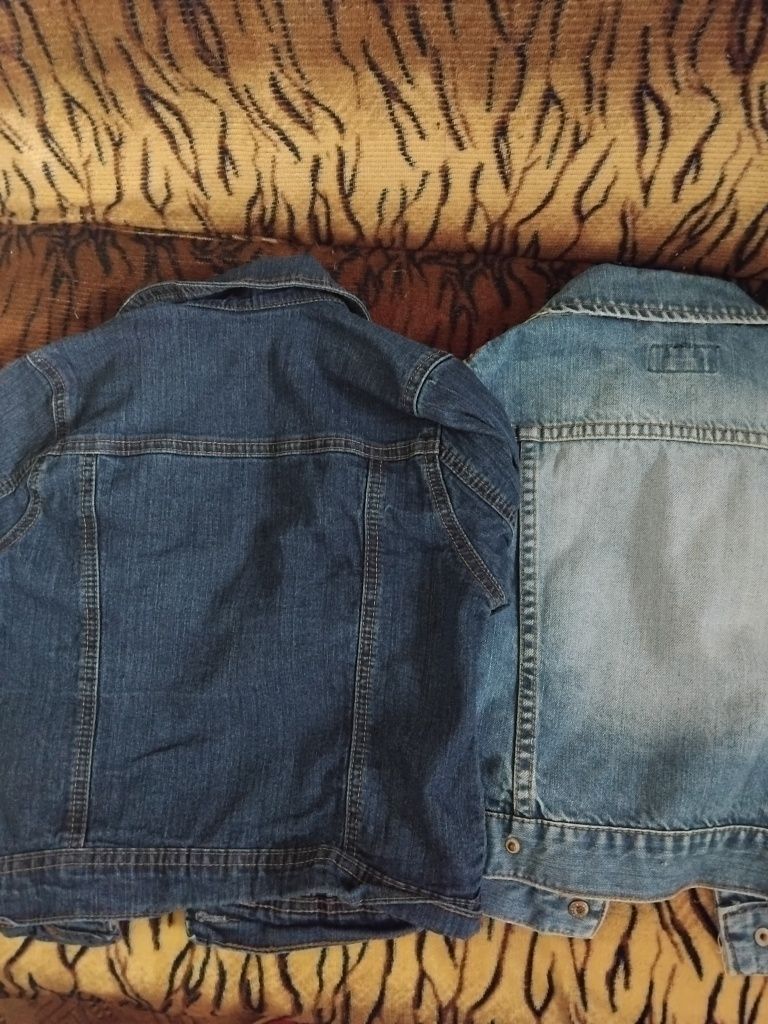 Продам джинсовые курточки на девочку 5-6 лет