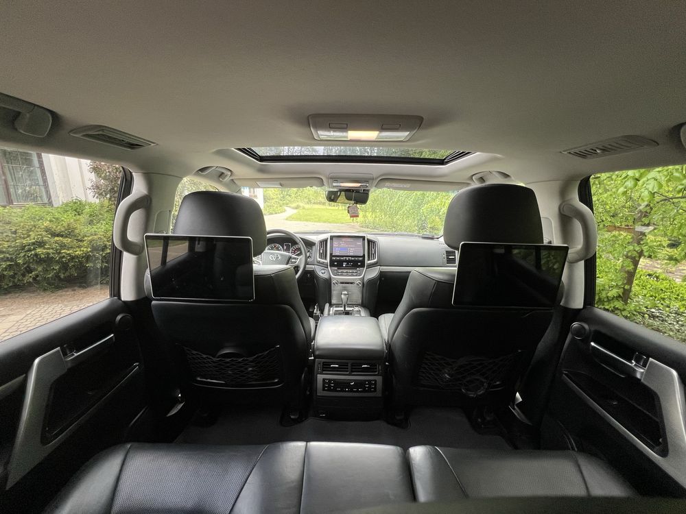 Toyota Land Cruiser 300  V8 4,6 Faktura Vat
