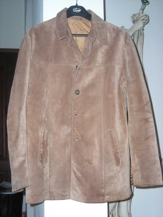 Casaco em pele genuína (marca Vinicius)