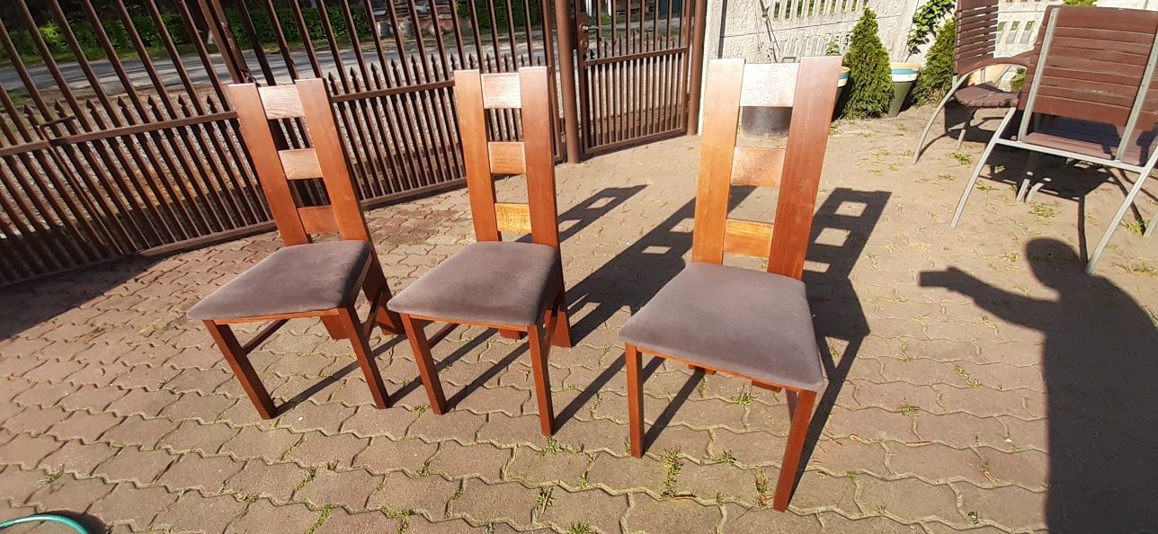 Krzesła drewniane tapicerowane bodzio
