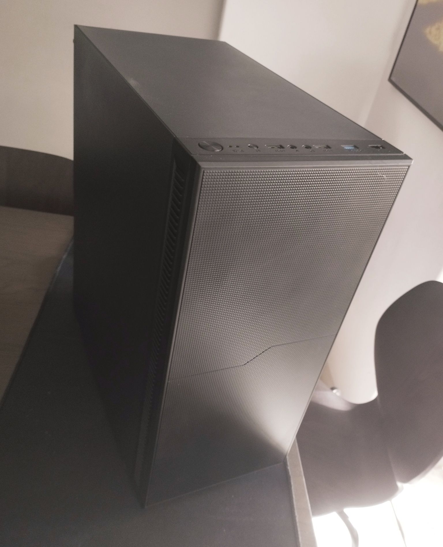 PC Desktop Gaming - Gigabyte \ NOX \ Corsair