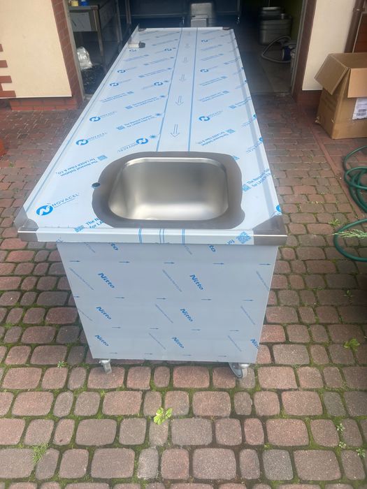 Nowe stoły nierdzewne , meble dla gastronomii