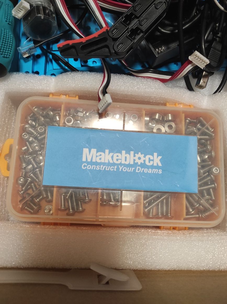 Набор Makeblock Ultimate v2.0 Robot Kit. ИНСТРУКЦИЯ утеряна..