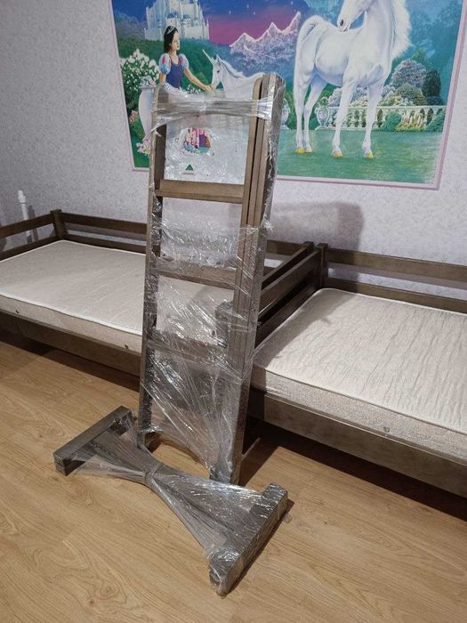 Двухъярусная кровать из натурального дерева + ортопедические матрасы