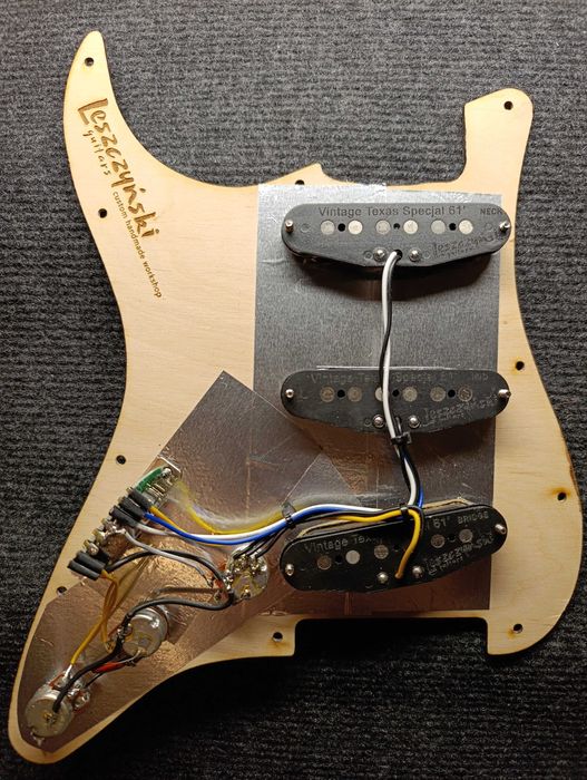 gitara elektryczna stratokaster Leszczyński guitars