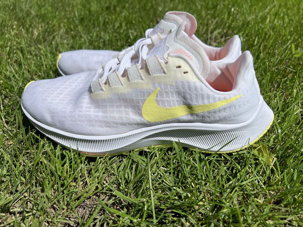 Кросівки для бігу Nike Zoom Pegasus 37