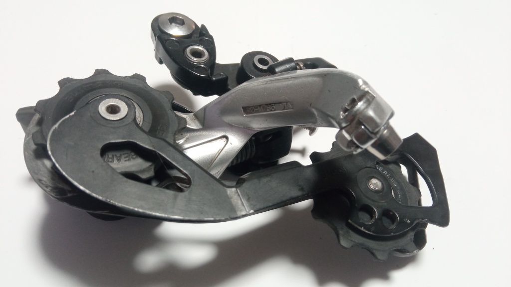 Задній перемикач Shimano XT M786