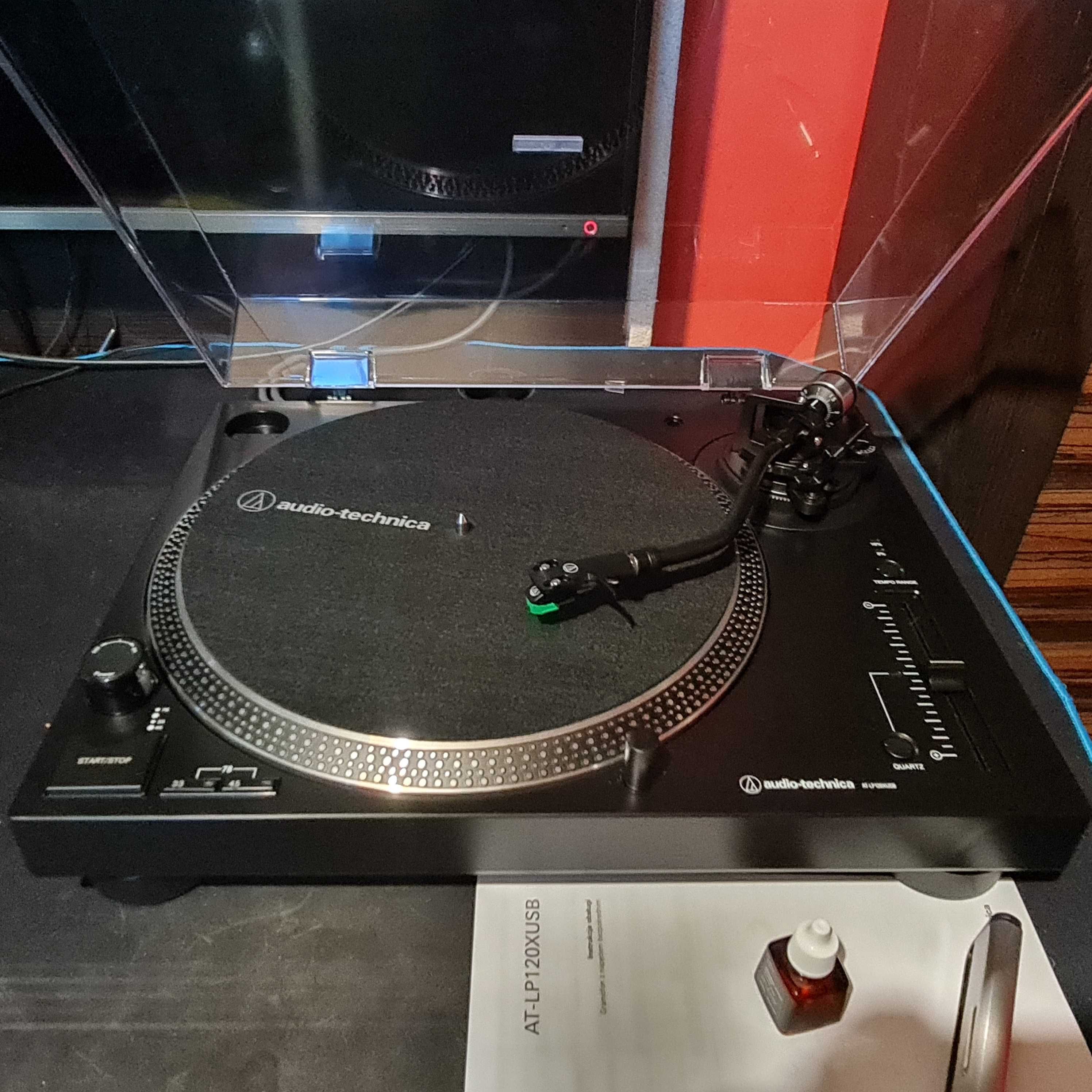 Gramofon Audio-technica LP120XUSB + Mini kolekcja winyli