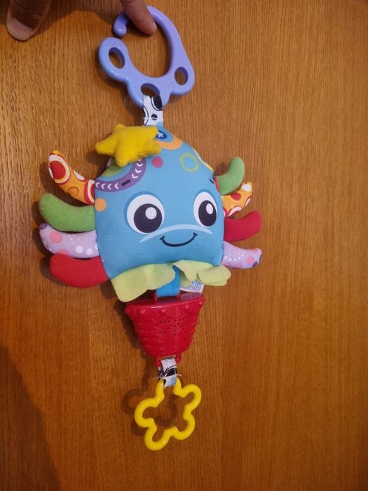 Brinquedo musical de bebé