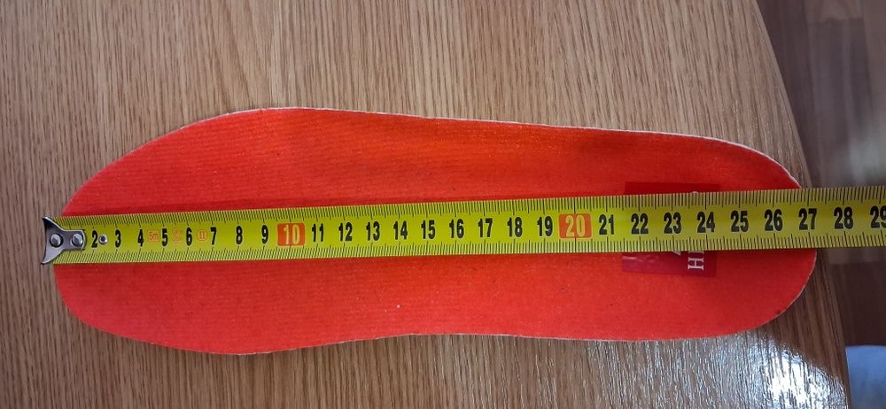 Продам кроссовки