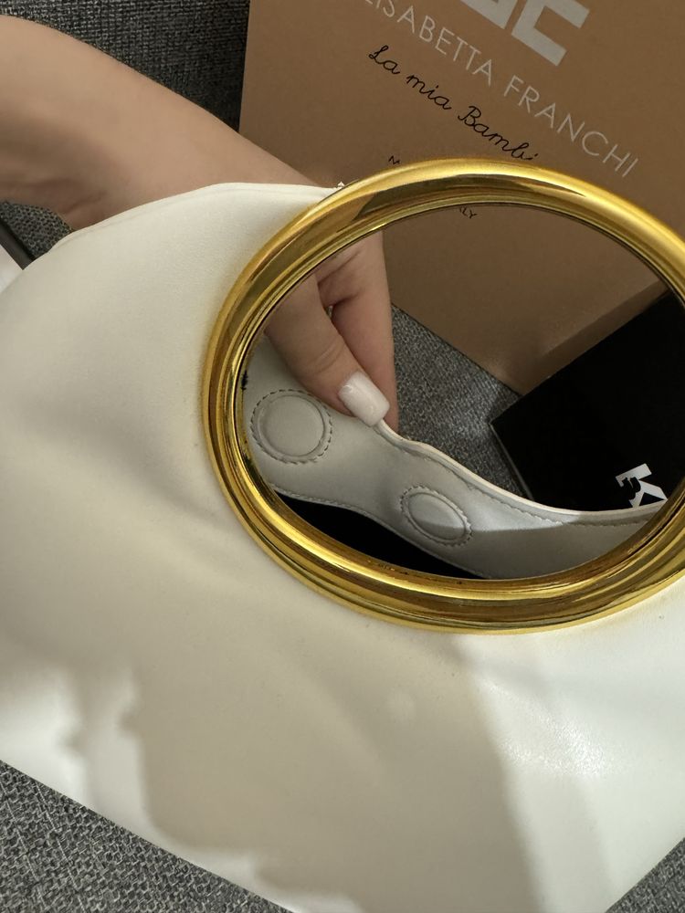Сумка біла jacquemus , клатч , miu miu , сумка з металевою ручкою