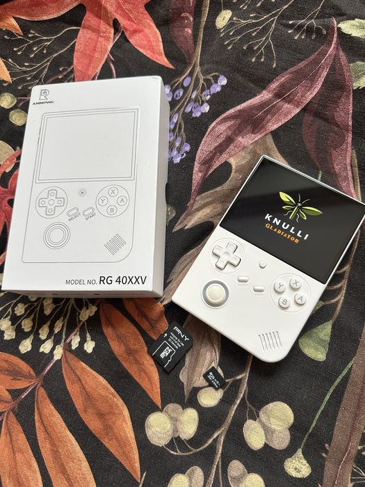 Retrokonsola Anbernic rg40xxv
