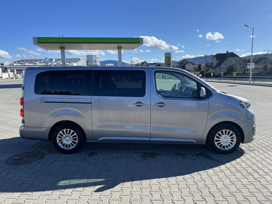 Wynajem busa/Przewóz osób Toyota Proace 9-osobowa