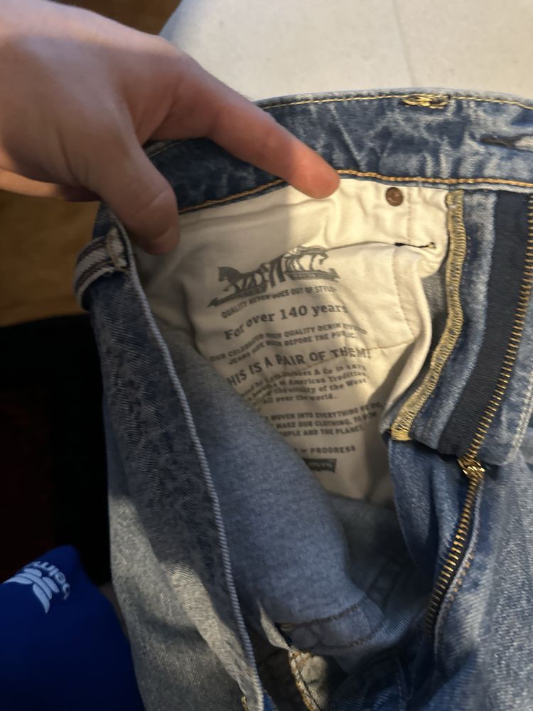 Calças Levi’s novas