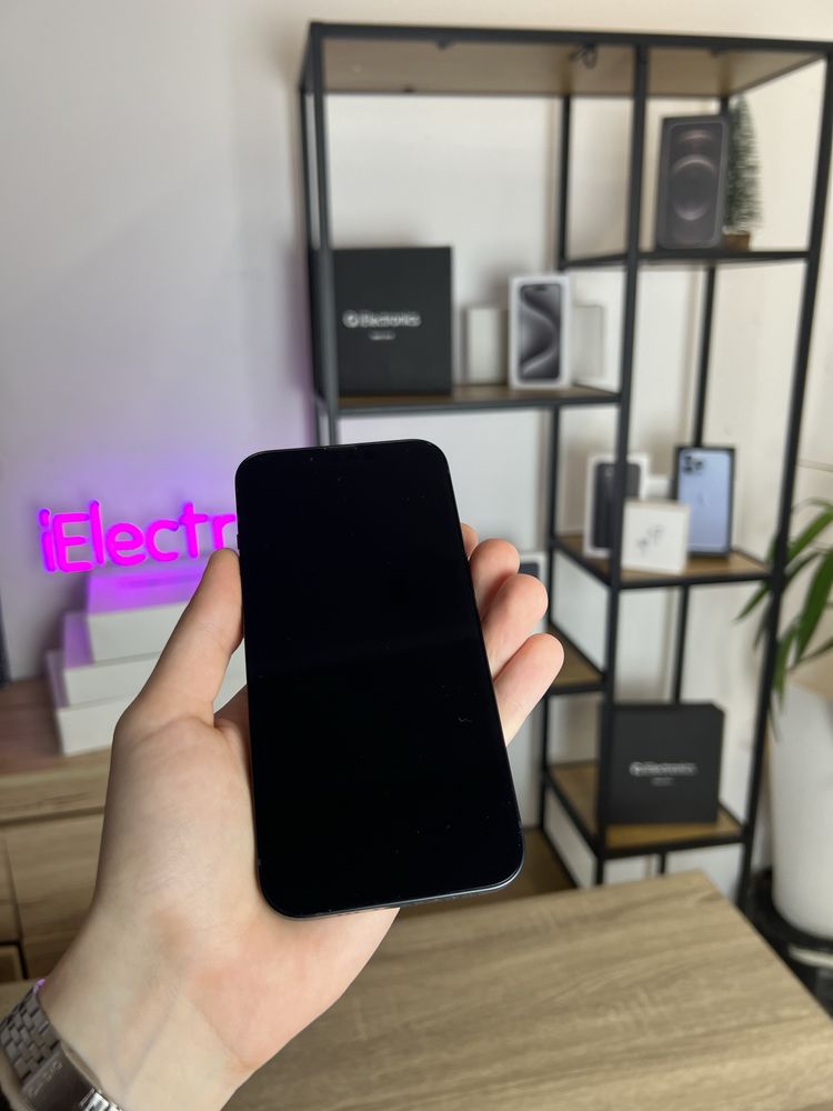 iPhone 13 128 GB Midnight + AirPods Pro 2