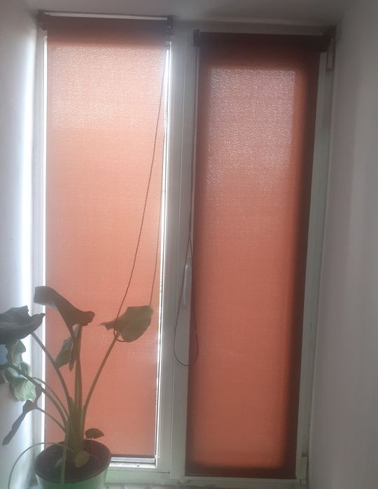 Продам ролеты тёмные.