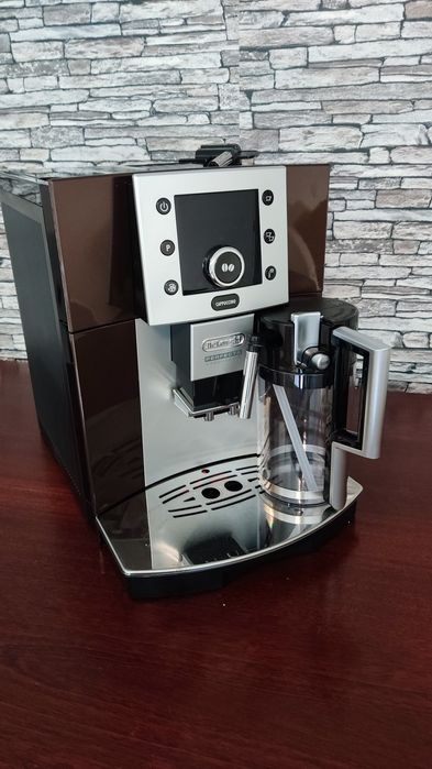 Кавомашина в Кожен Дім ® Delonghi ESAM 5500