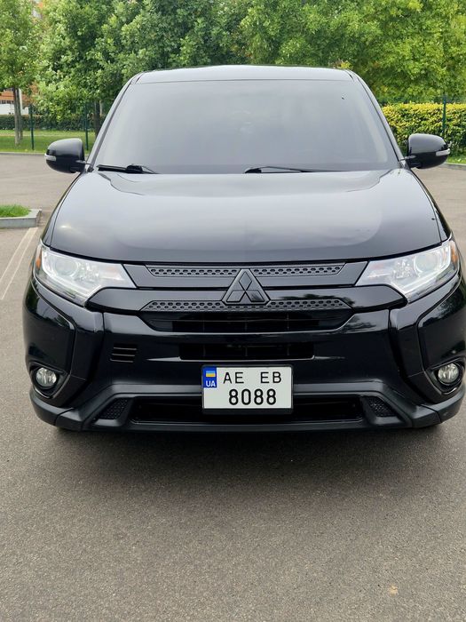 Mitsubishi Qutlander 2019 г. III поколения 2.4 . CVT  17299 $