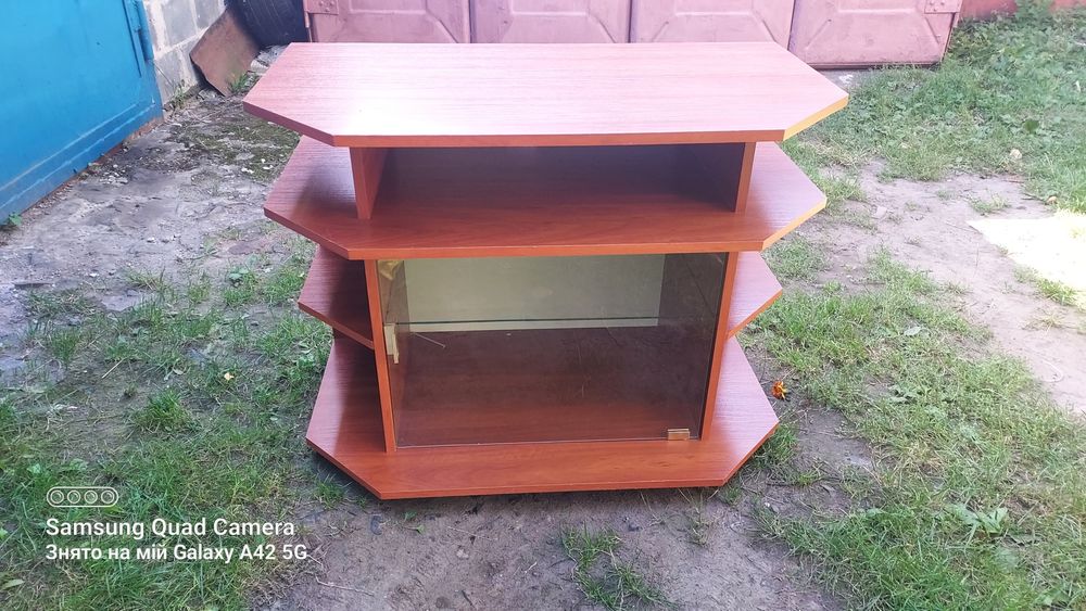 Столик під телевізор