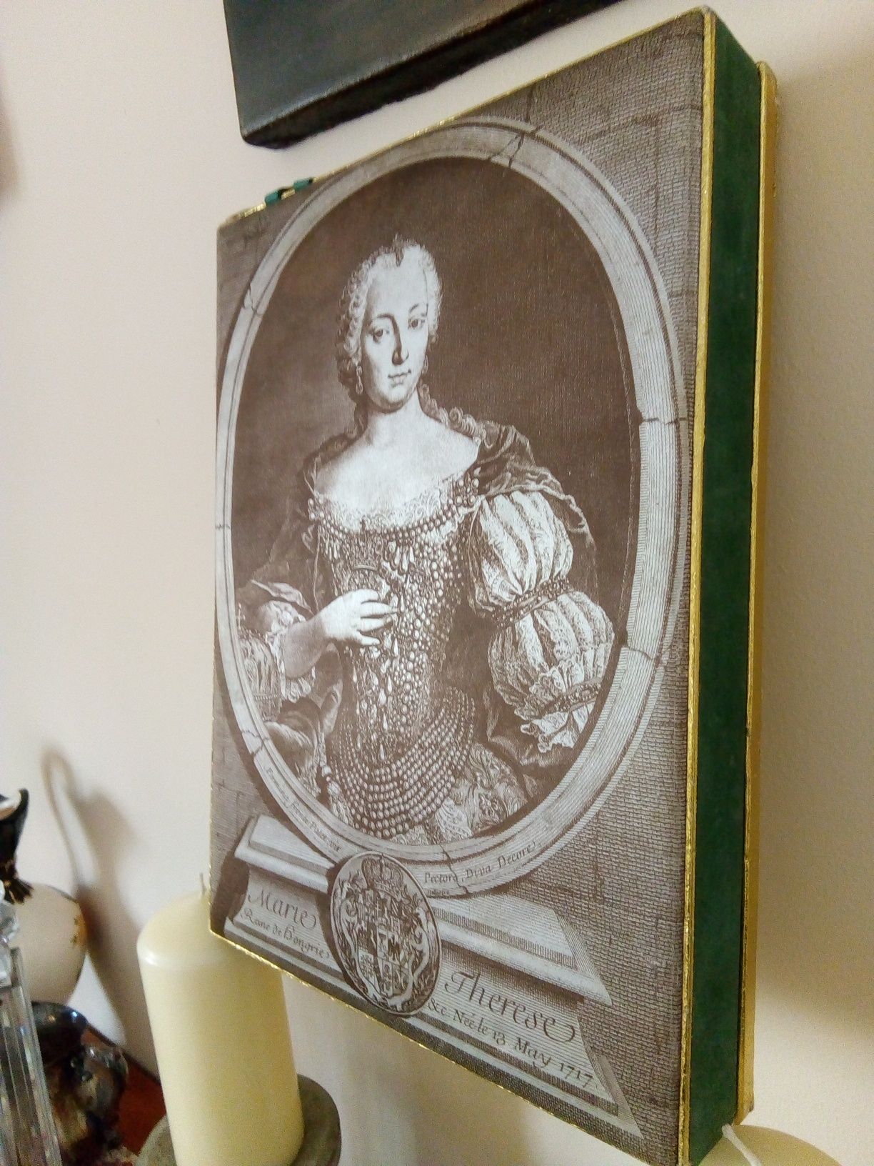 Piękne stare pudełko portret cesarzowej jedwab