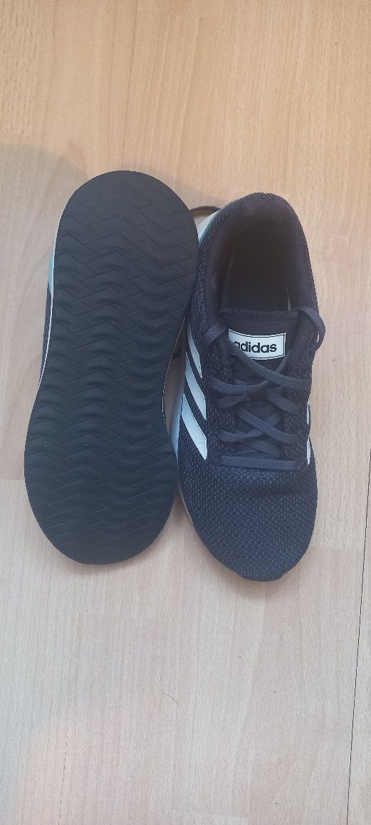 крутые кросовки adidas